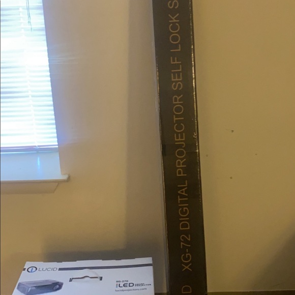 XG-270 LED Smart Projector Including XG-72 Digital - Picture 5 of 6